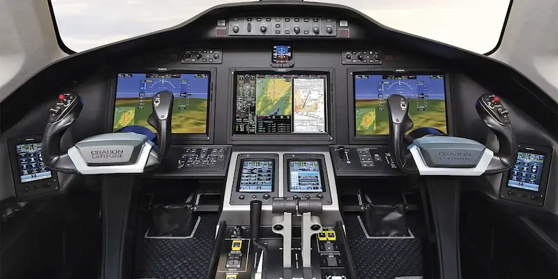 Charter-Cessna-Citation-Latitude-Flight-Deck