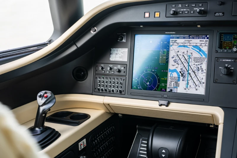 Charter-Embraer-Praetor-600-Avionics