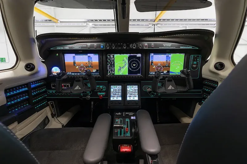 Piper M600 flight deck with Garmin G3000 avionics suite and cockpit controls